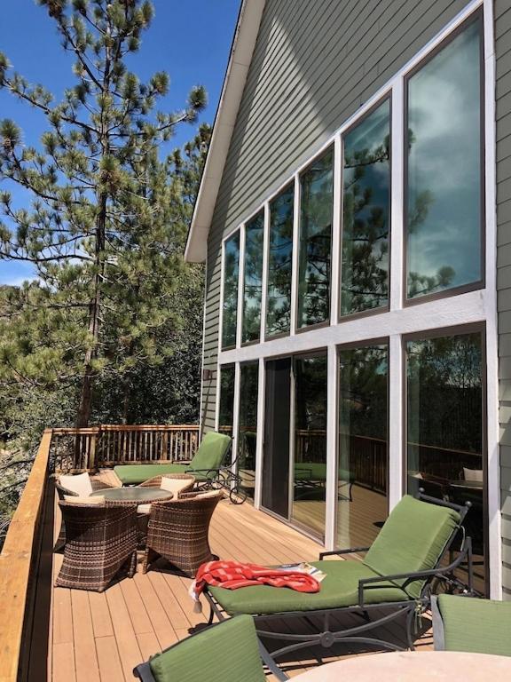 Modern 6 Bedroom Retreat, Stunning Lake Views, Close To Village! Лейк-Эрроухед Экстерьер фото